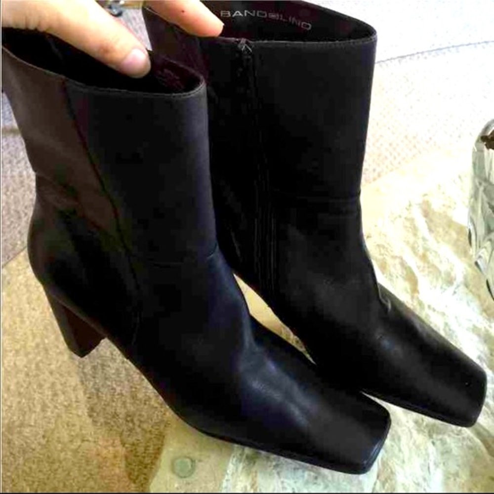Bandolino leather black ankle boot